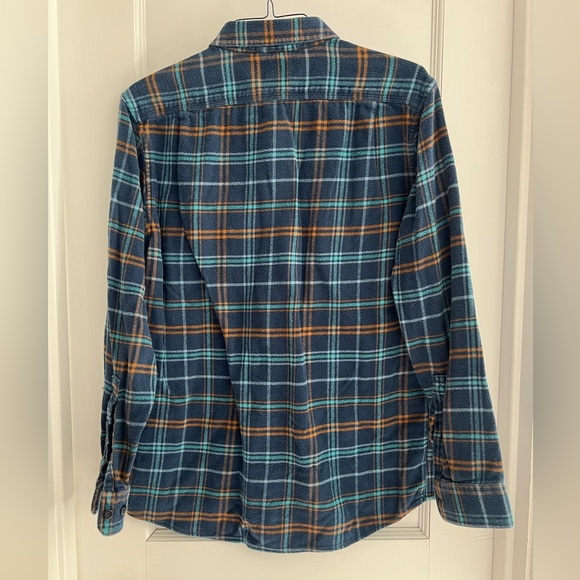 L.L. Bean Men's Organic Flannel Shirt, Slightly Fitted Size Medium Regular - Picture 4 of 4